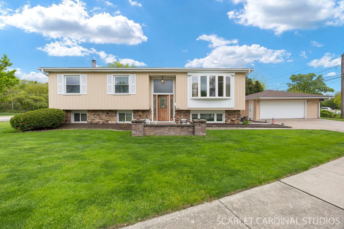 940 Villa Avenue, Villa Park, IL 60181