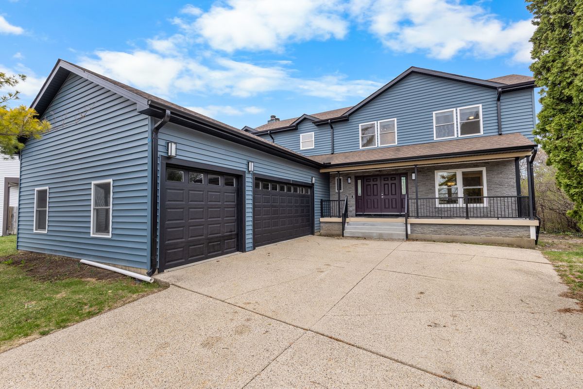 330 OAK HILL Court, Antioch, IL 60002