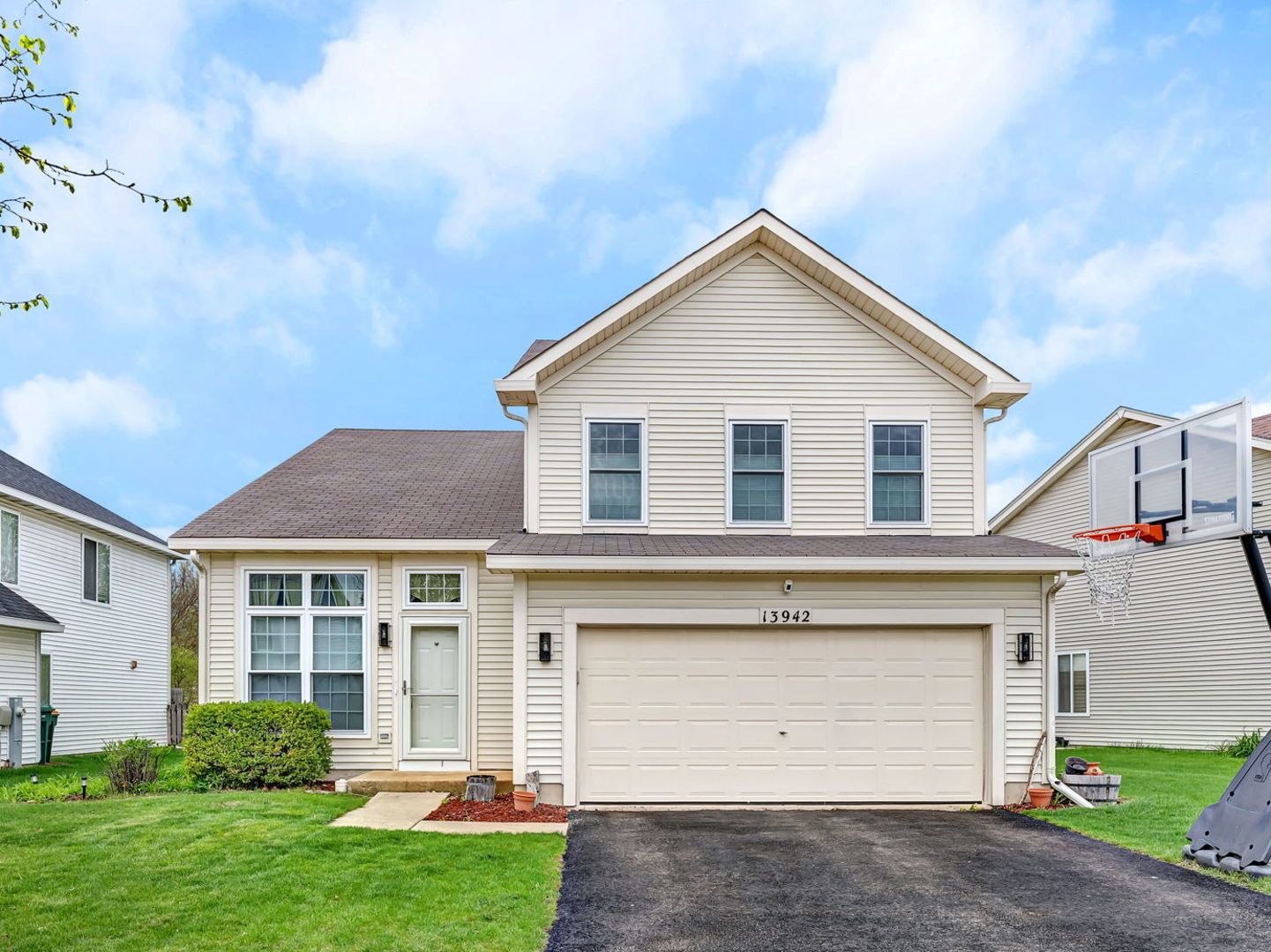 13942 Isle Royal Circle — Plainfield, IL 60544