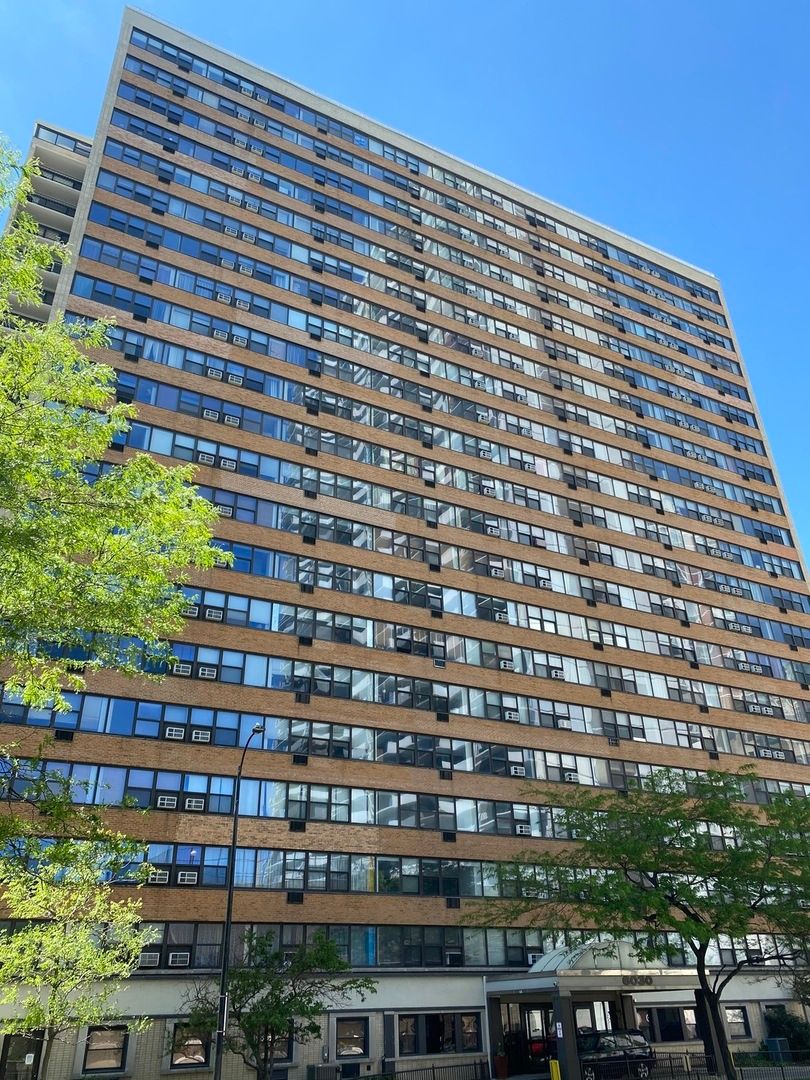 6030 N Sheridan Road #612 — Chicago, IL 60660