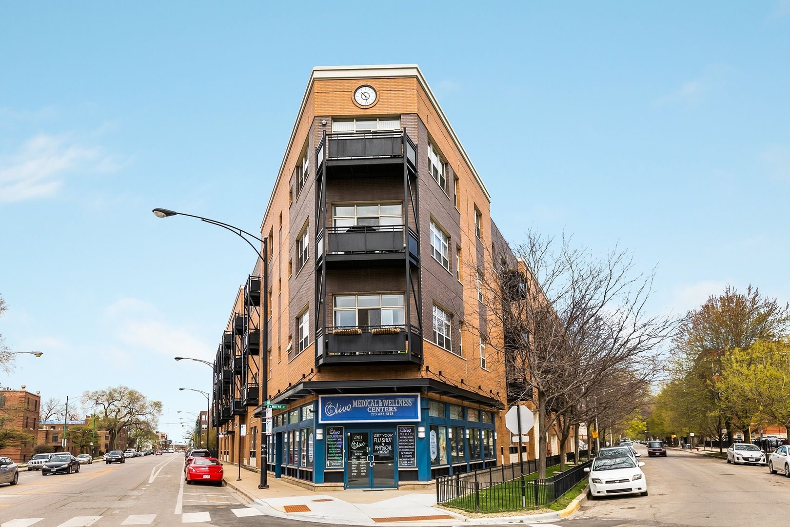 2915 N Clybourn Avenue #205 — Chicago, IL 60618