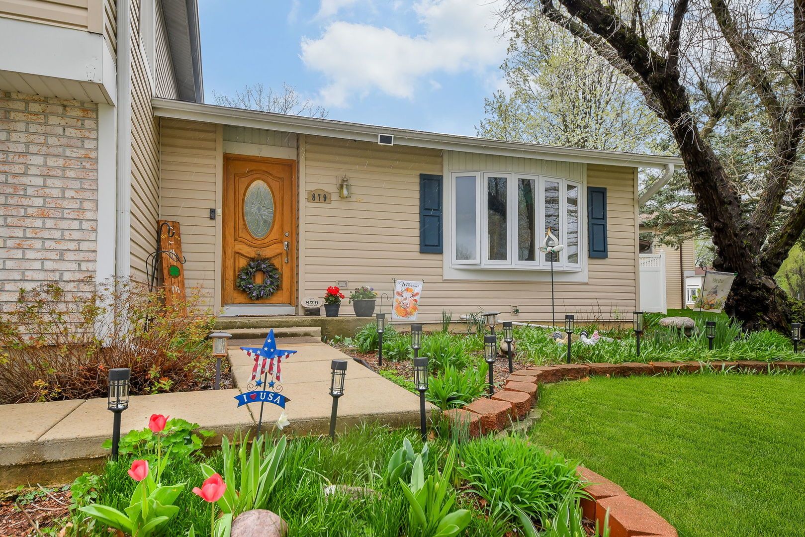 879 Lakeside Drive — Bartlett, IL 60103