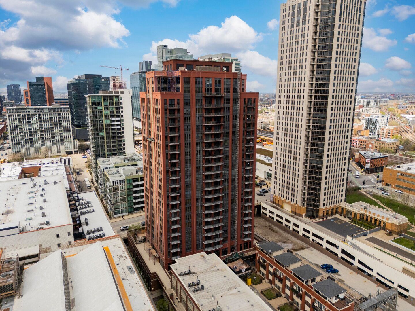 330 N Jefferson Street #1704 — Chicago, IL 60661