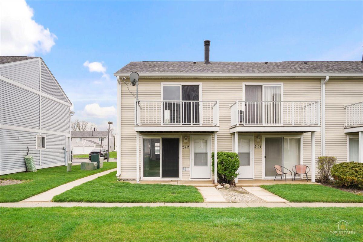 512 MEADOW GREEN Lane, Round Lake Beach, IL 60073