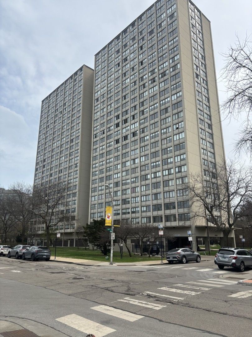4800 S Lake Park Avenue #605 — Chicago, IL 60615