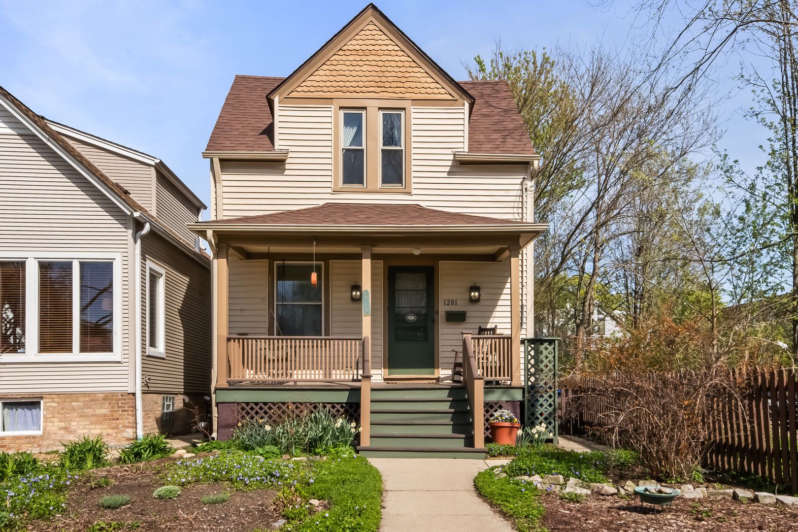1201 Florence Avenue — Evanston, IL 60202