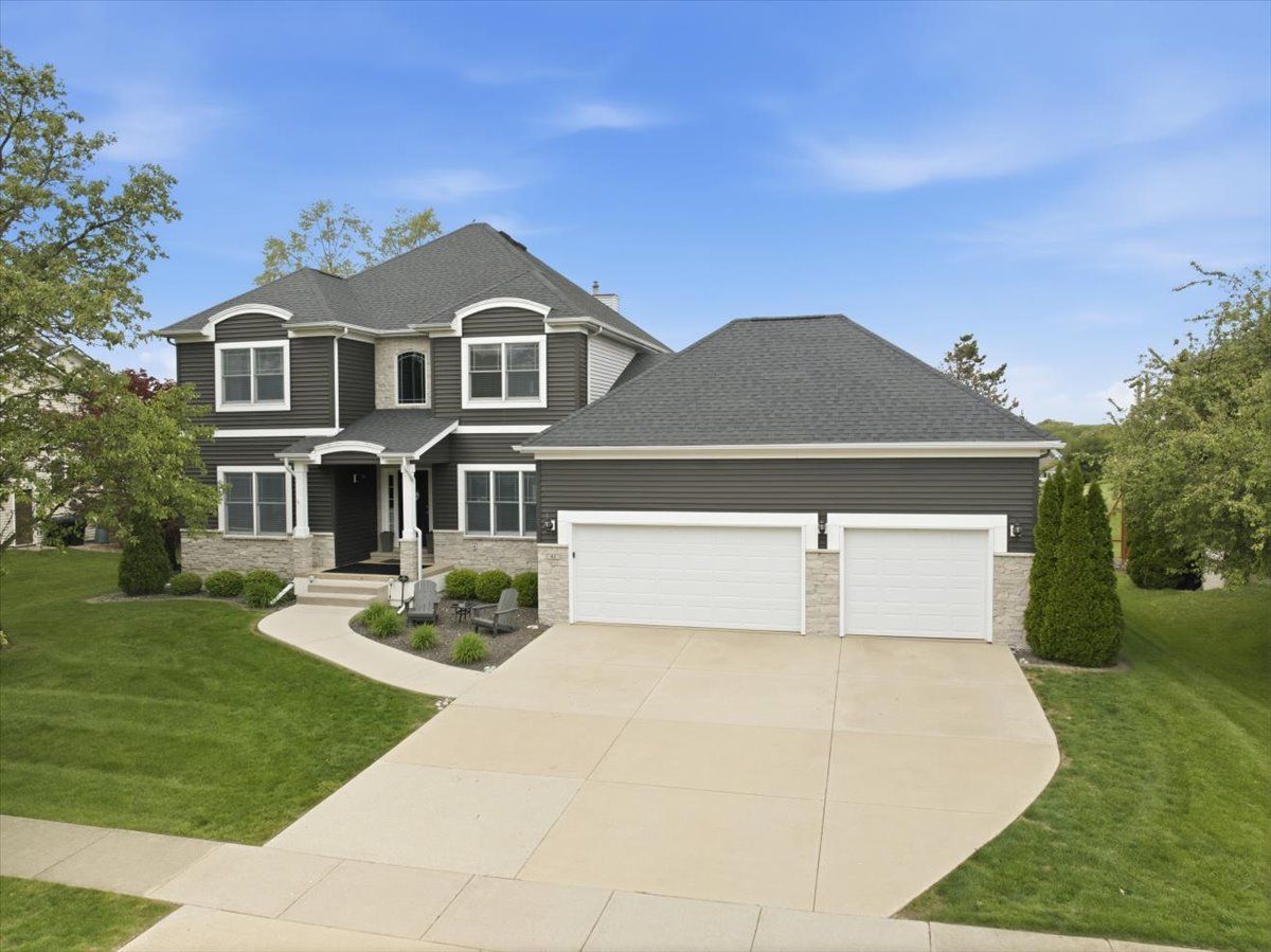 41 Pebblebrook Court, Bloomington, IL 61705