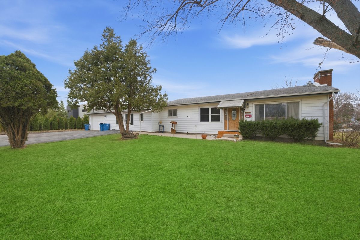 810 Cherry Street, Addison, IL 60101