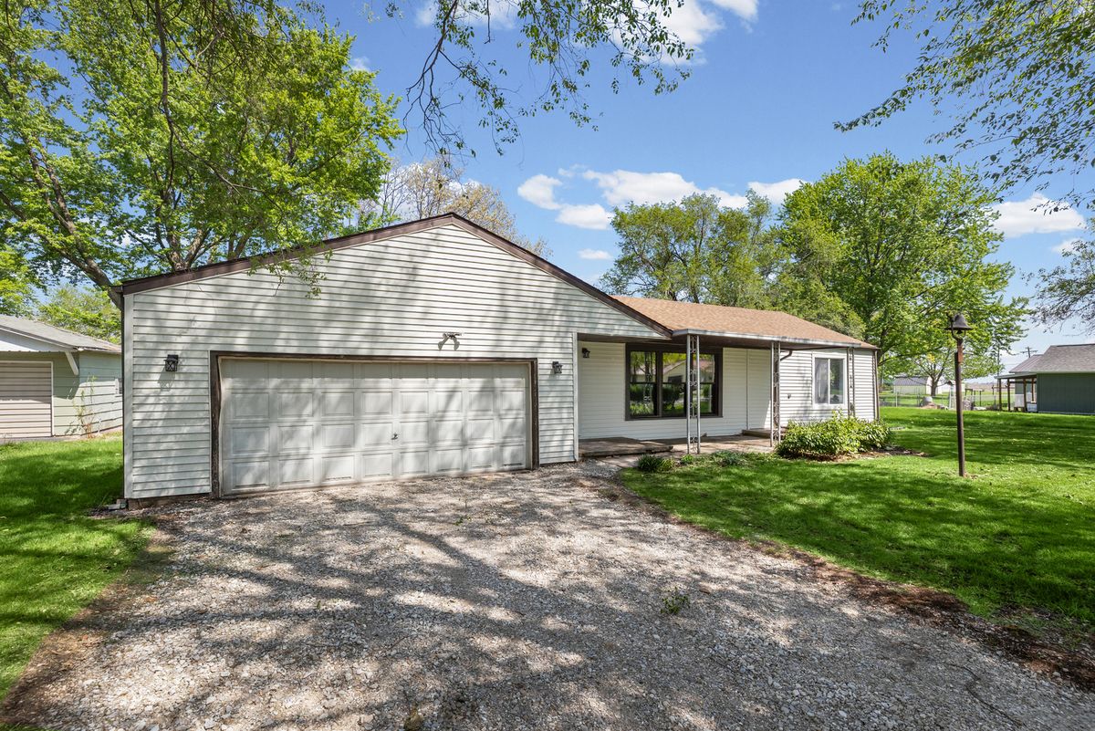 118 E Bower Street, Oreana, IL 62554