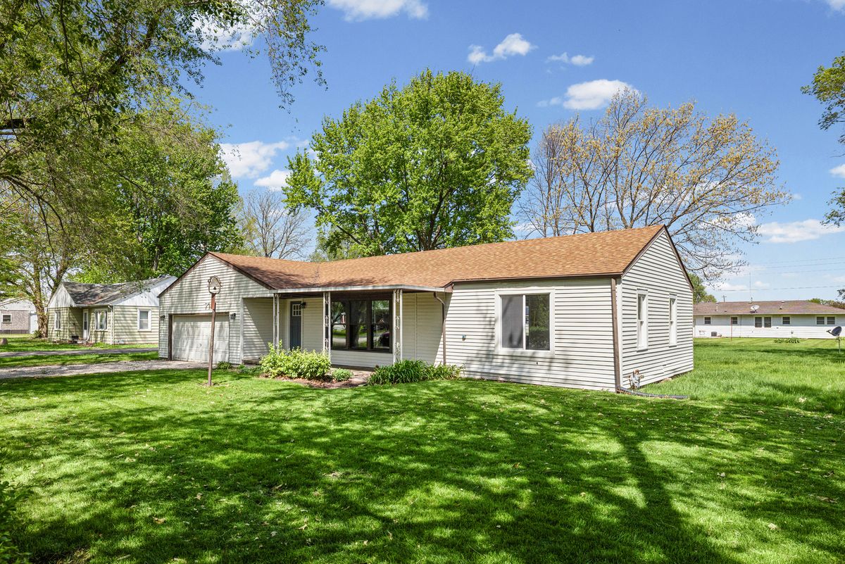 118 E Bower Street, Oreana, IL 62554