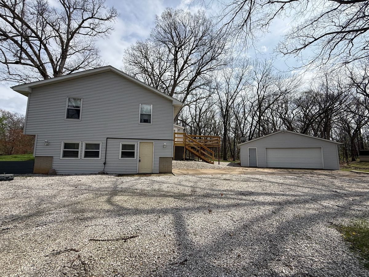 2 Acapulco Drive, Putnam, IL 61560