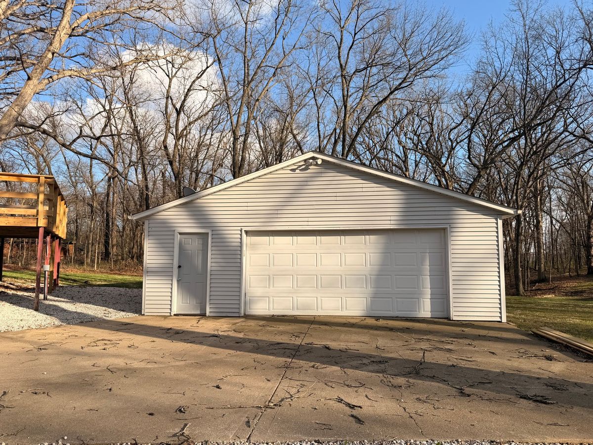 2 Acapulco Drive, Putnam, IL 61560