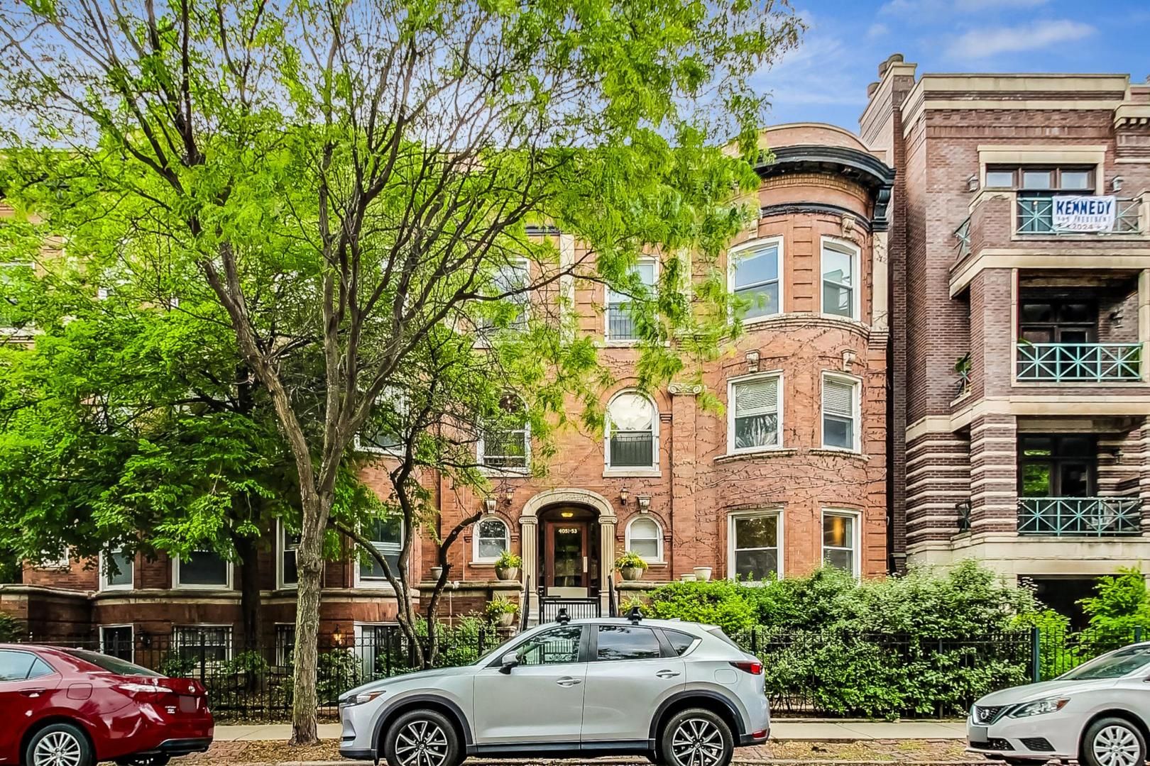 4053 N Sheridan Road #1 — Chicago, IL 60613