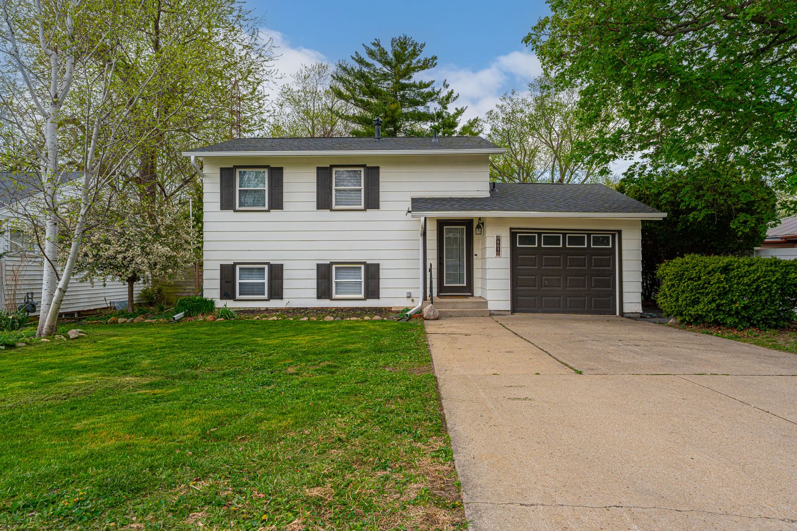 805 S Grove Street — Normal, IL 61761