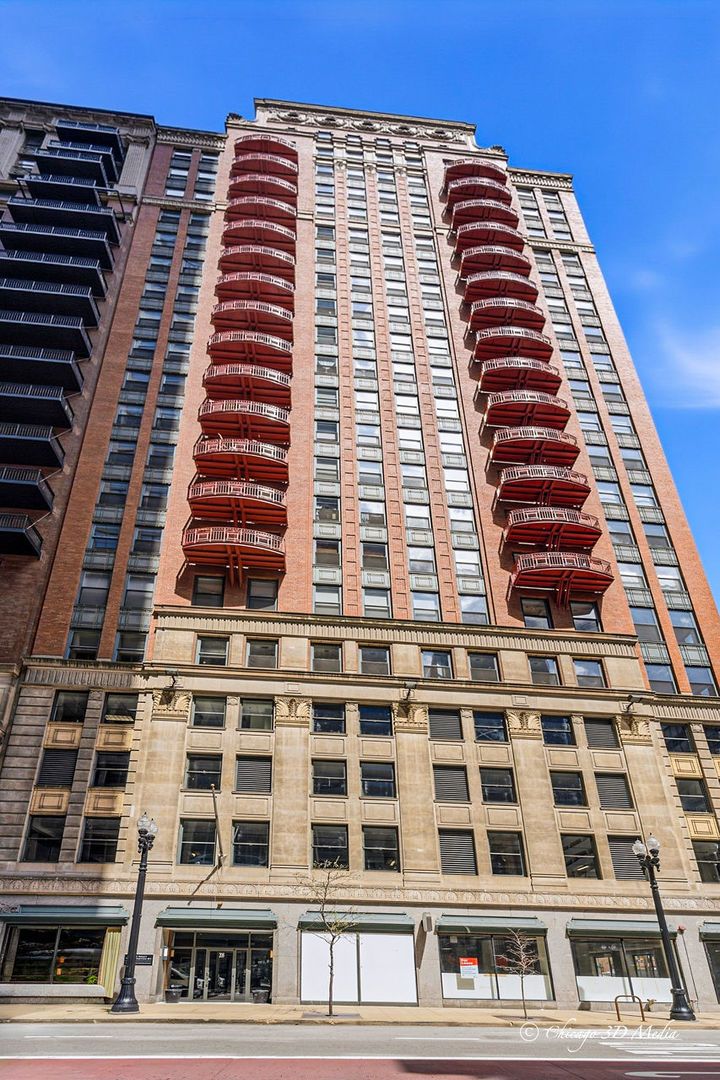208 W WASHINGTON Street #1007 — Chicago, IL 60606