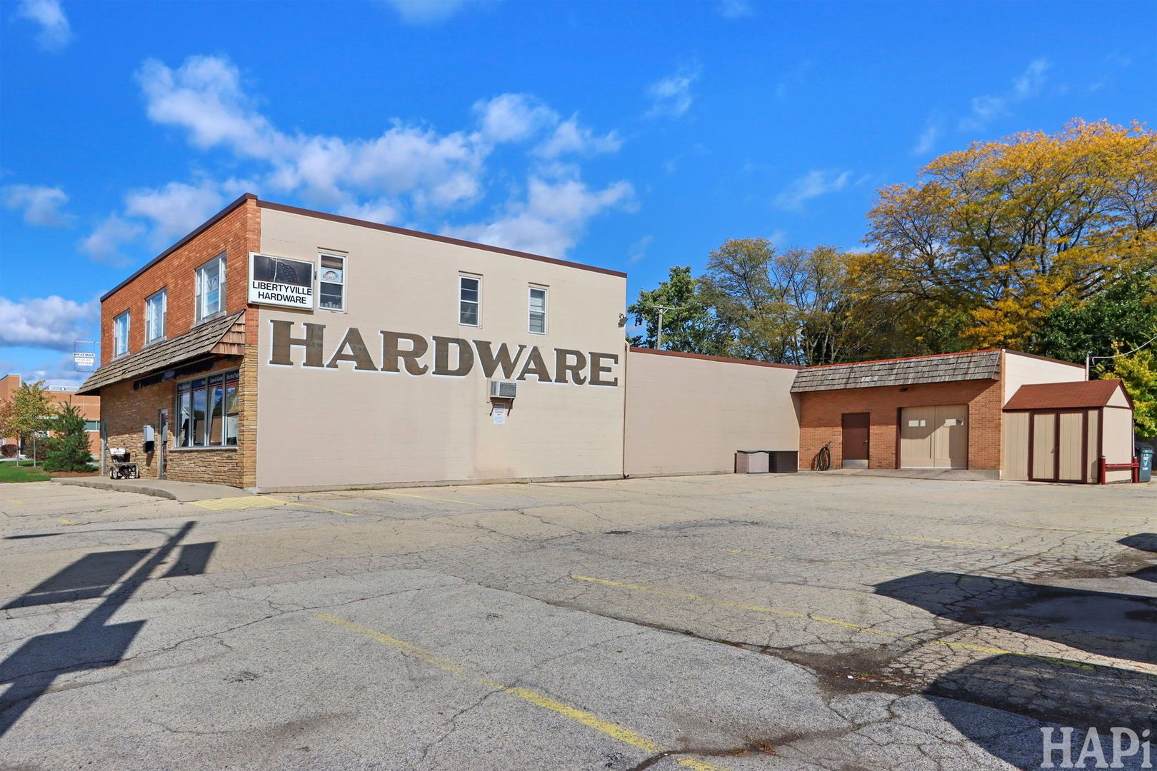 426 S Milwaukee Avenue — Libertyville, IL 60048