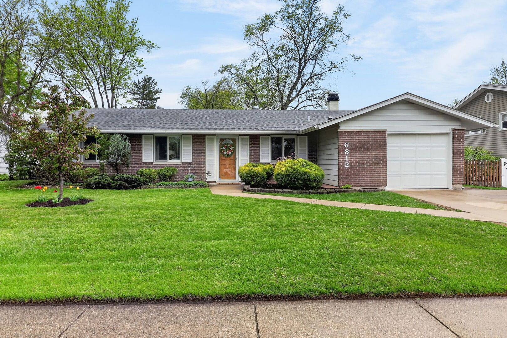 6812 Woodridge Drive — Woodridge, IL 60517