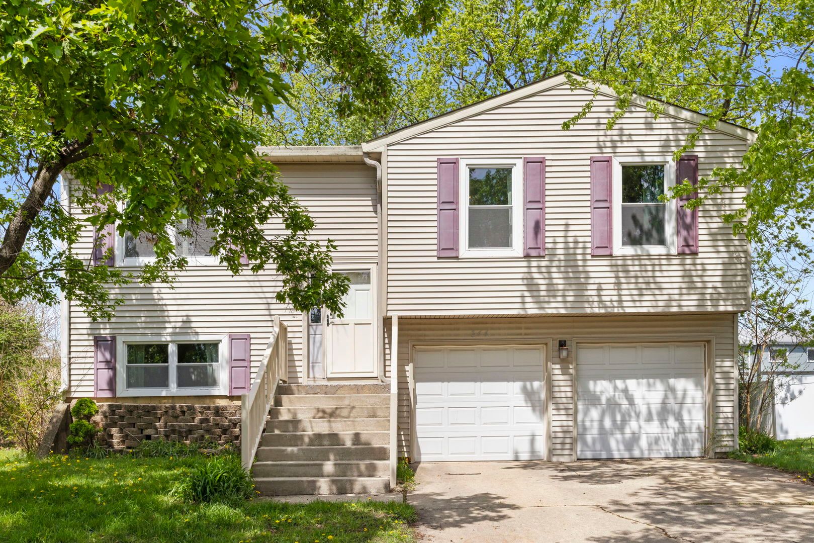 266 Seneca Way — Bolingbrook, IL 60440