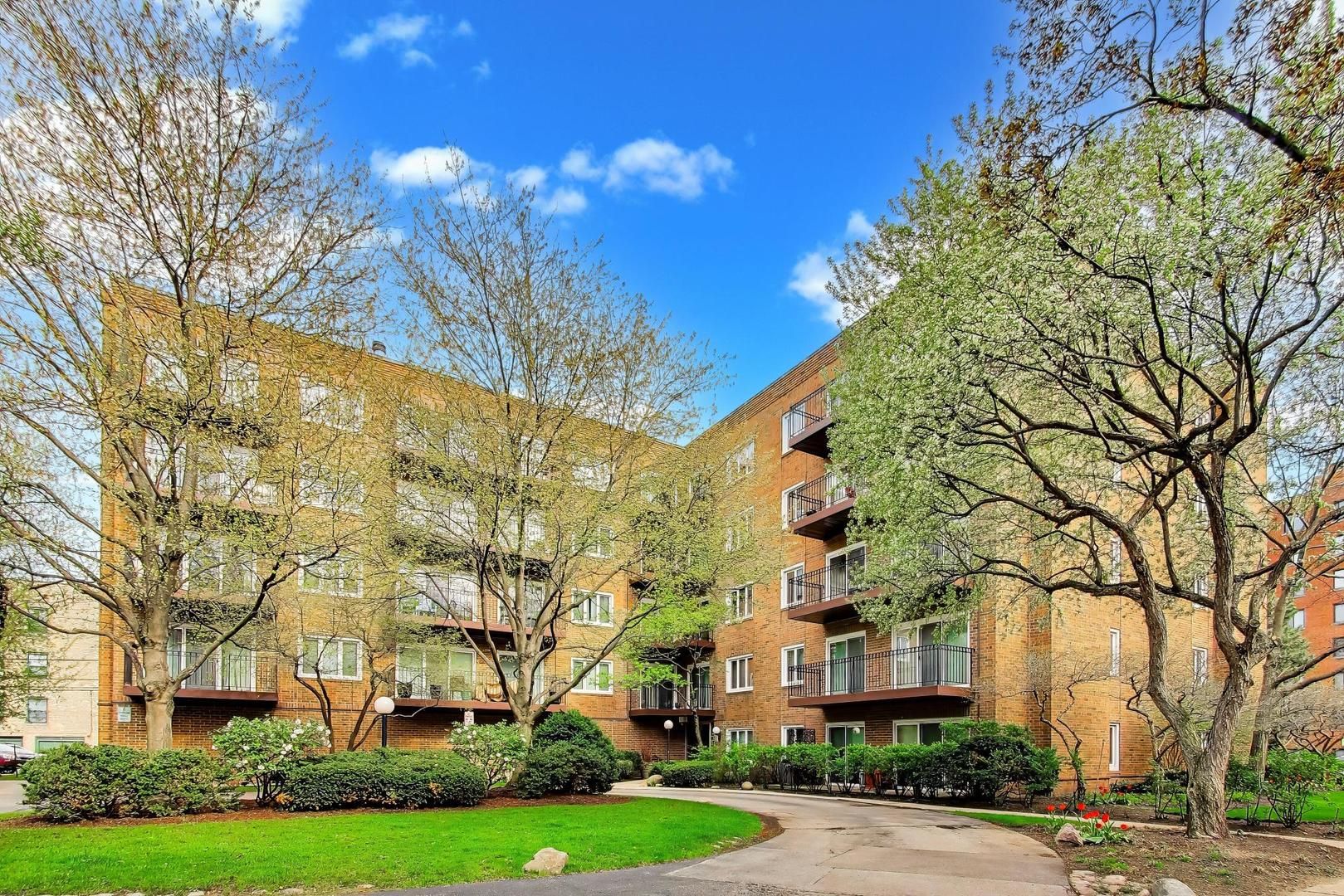 901 Hinman Avenue #5A — Evanston, IL 60202