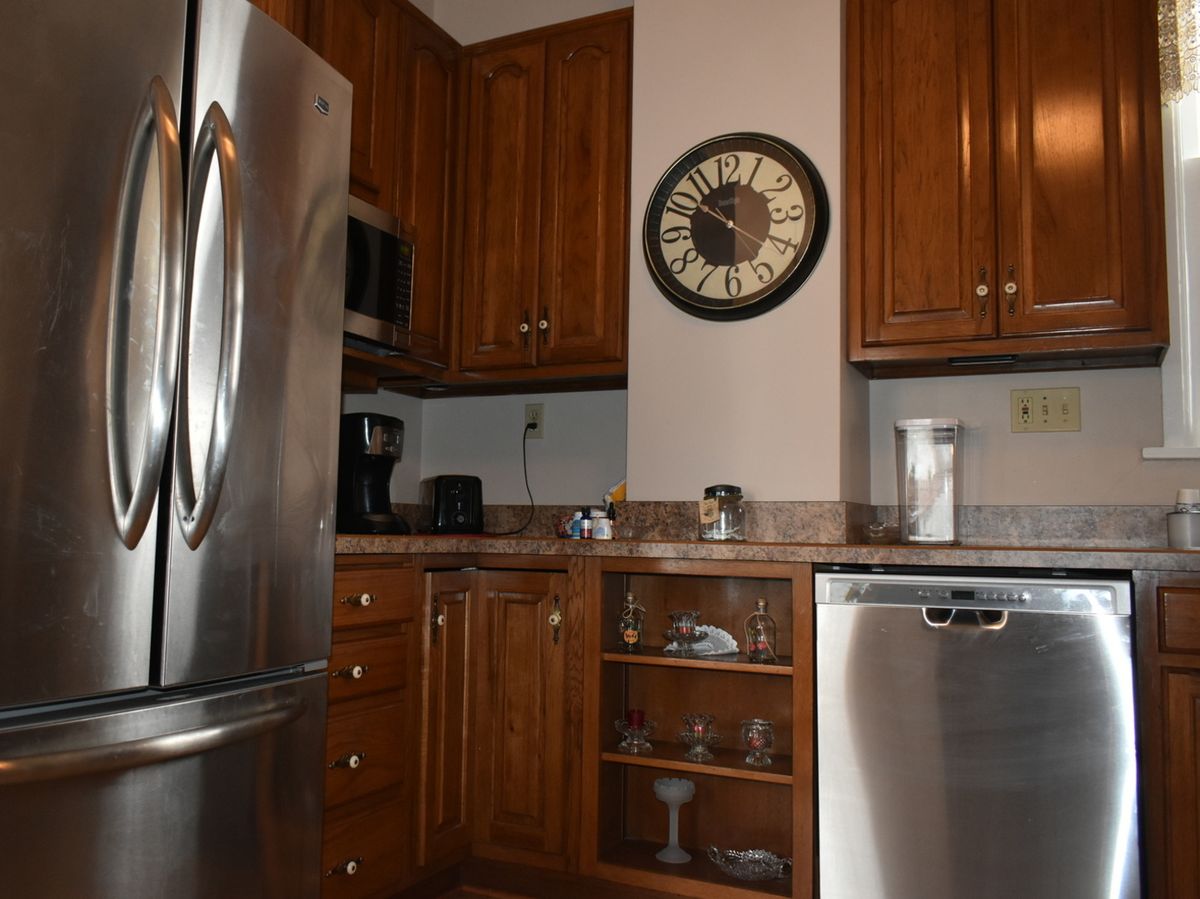 330 E Locust Street, Watseka, IL 60970
