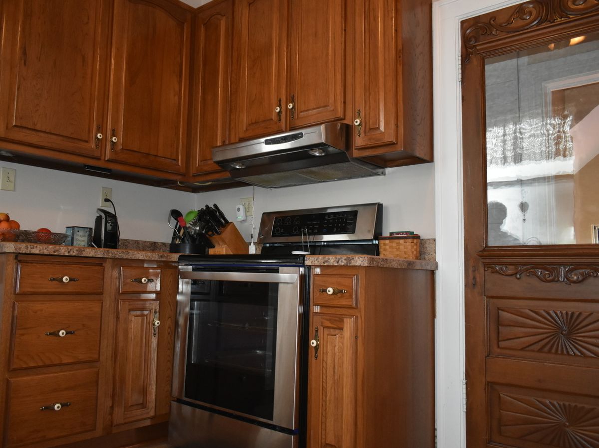 330 E Locust Street, Watseka, IL 60970