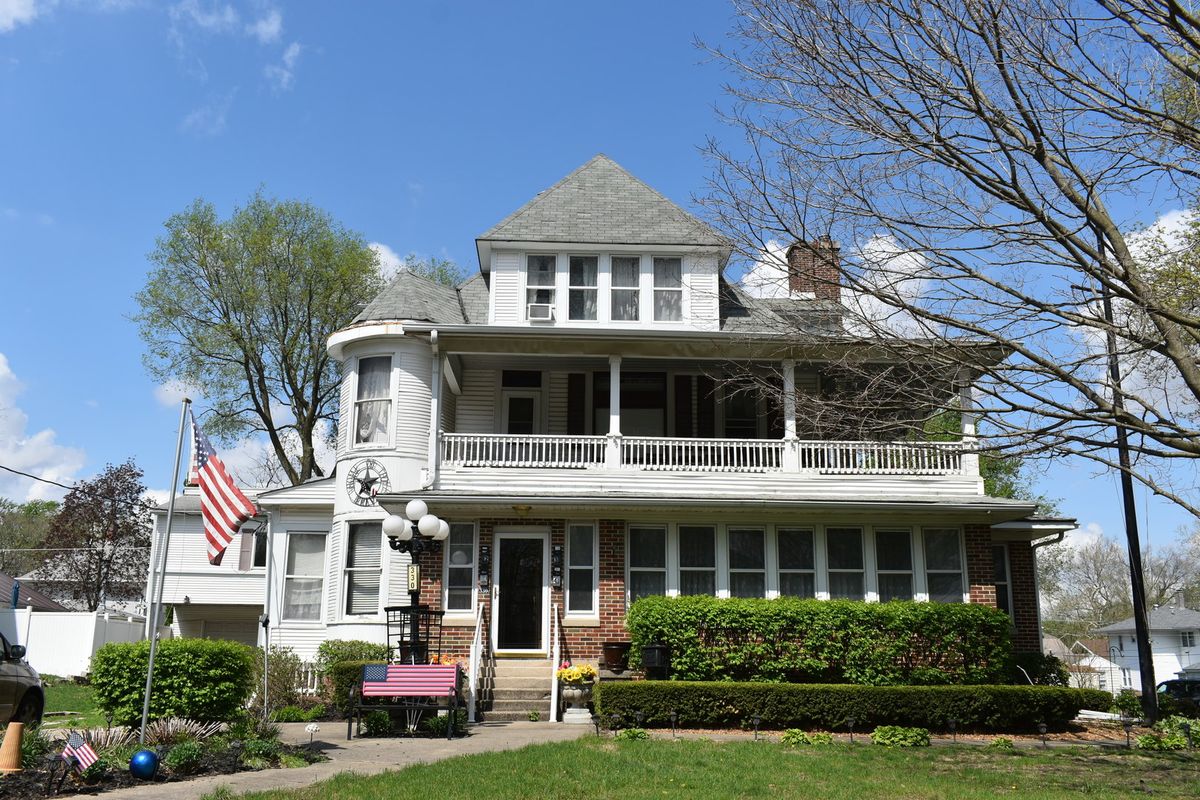 330 Locust Street, Watseka, IL 60970