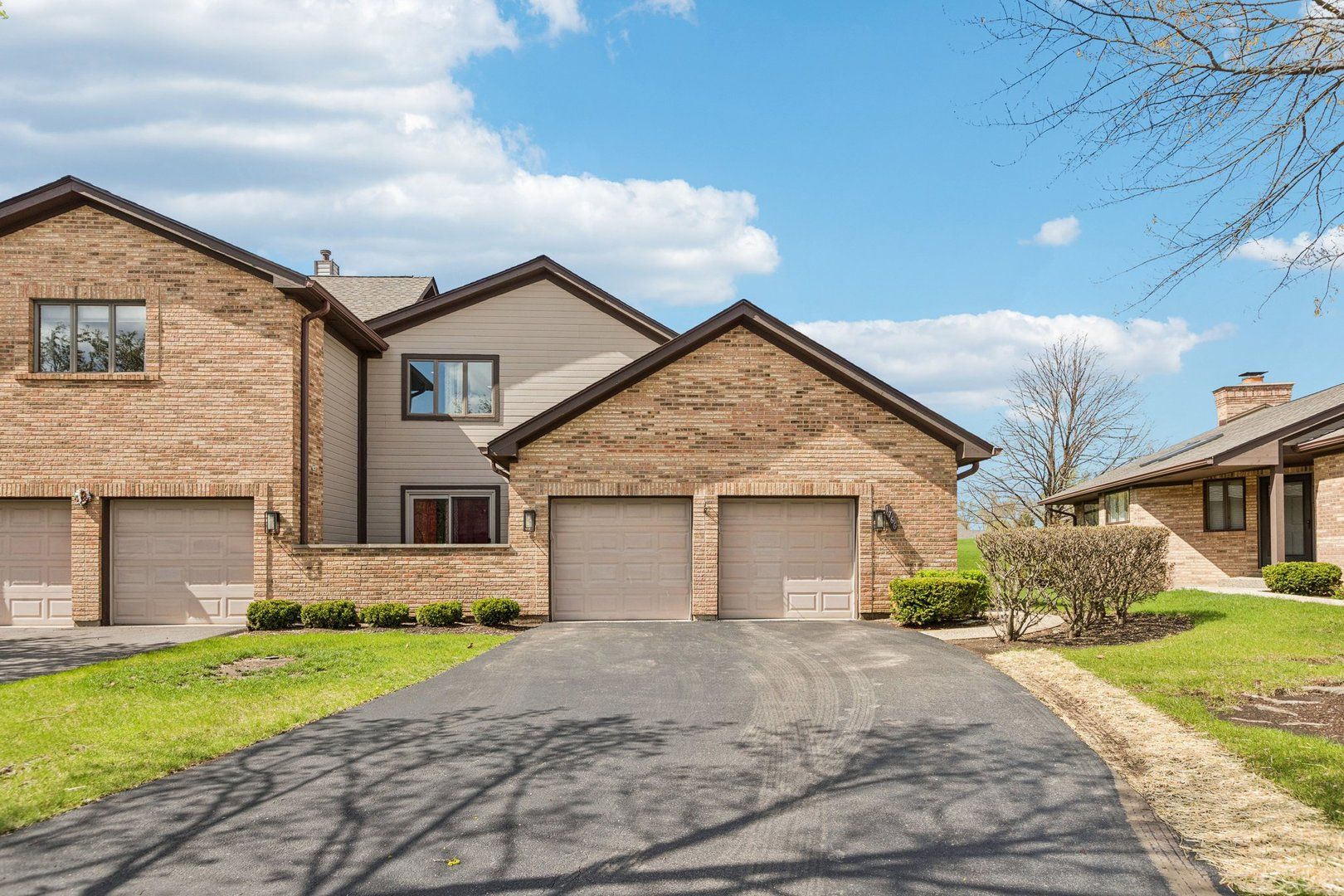 1766 Pebble Beach Drive — Hoffman Estates, IL 60169