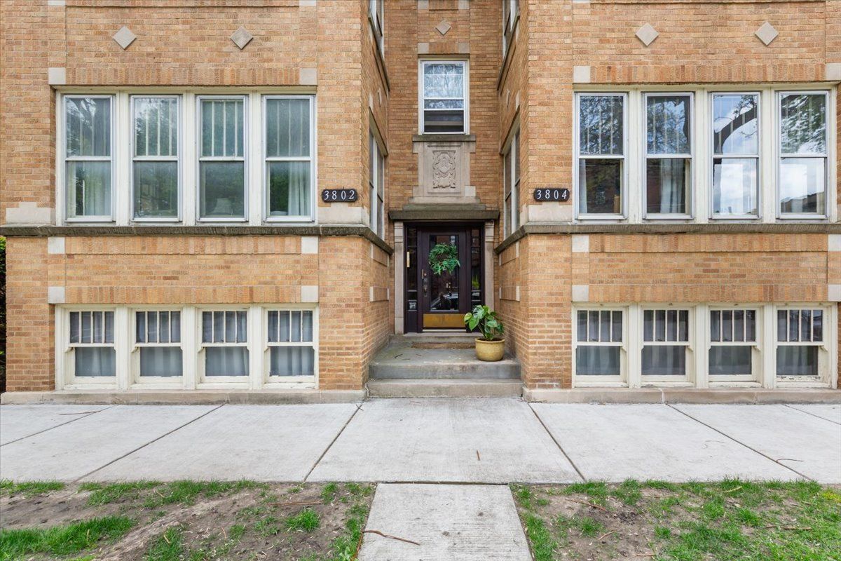 3802 Hamilton Avenue, Chicago, IL 60618