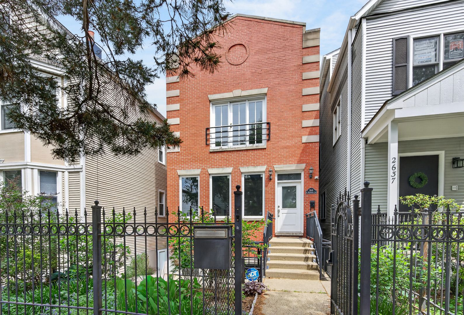 2641 N Marshfield Avenue — Chicago, IL 60614