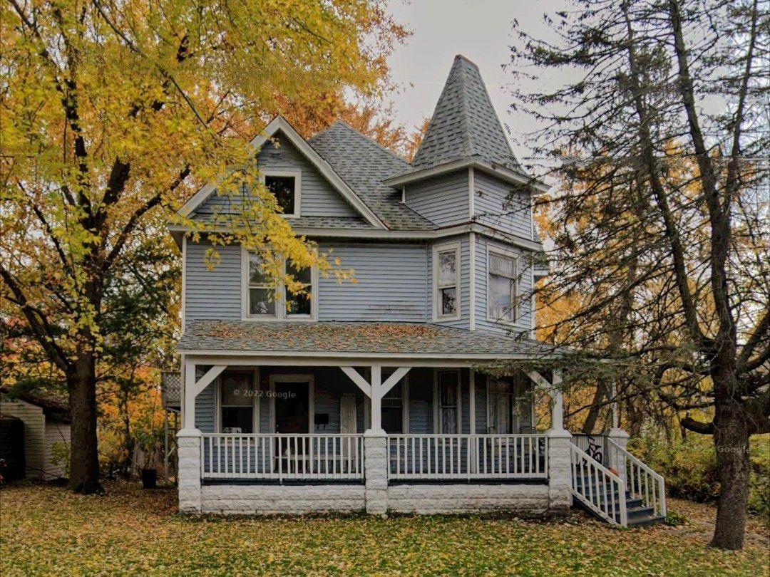 410 Center Street, Woodstock, IL 60098