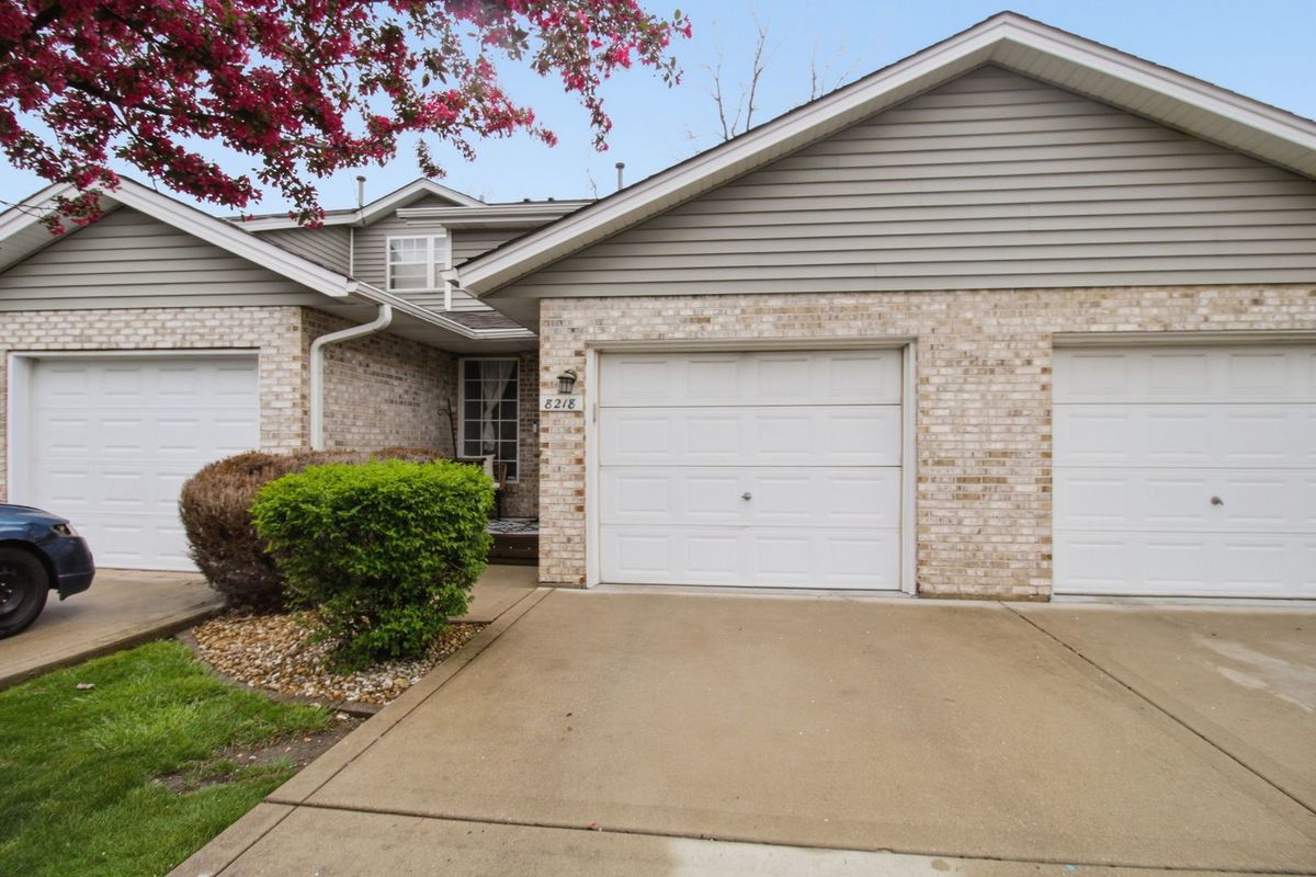 8218 Daniel Drive, Justice, IL 60458