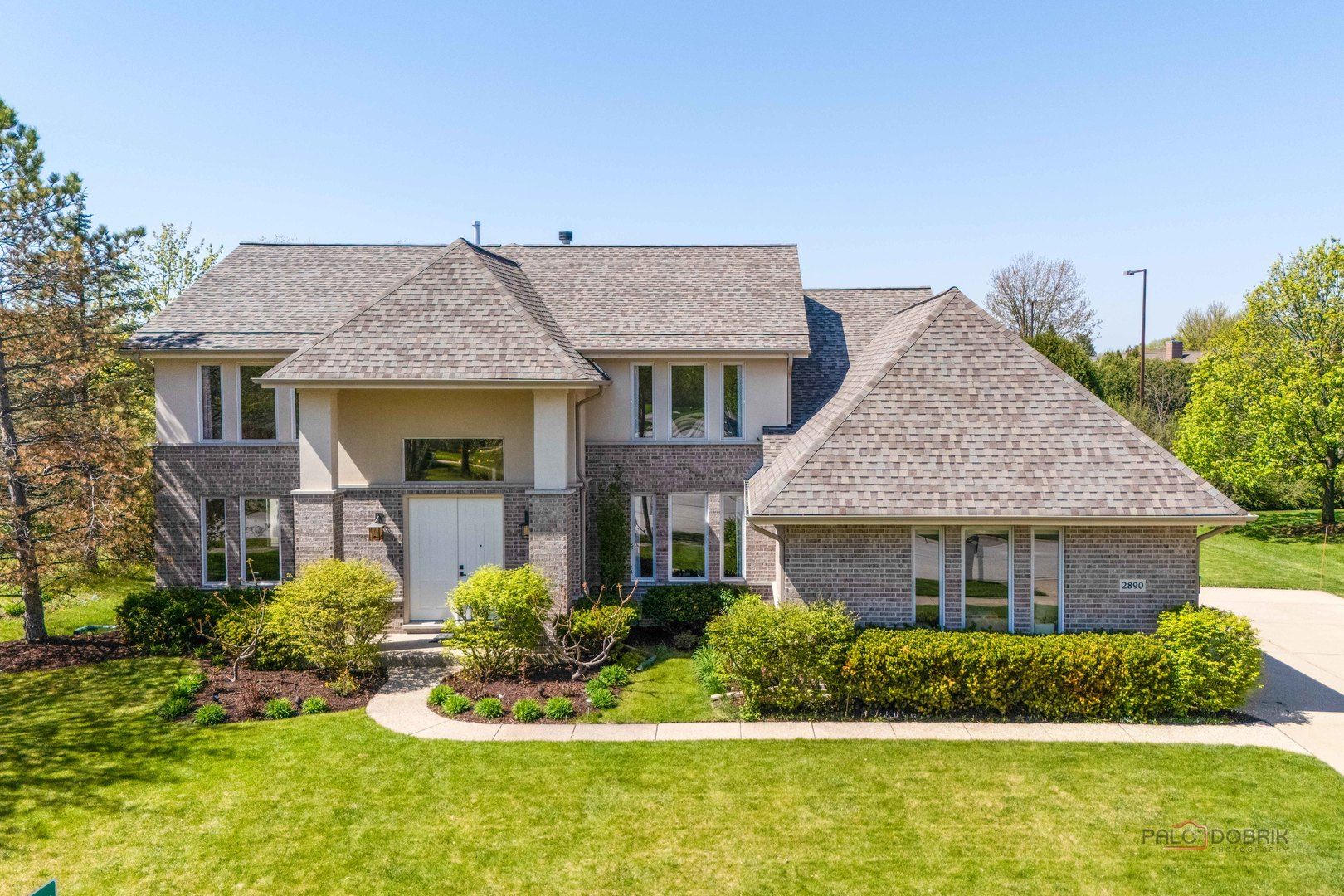 2890 Daulton Drive — Buffalo Grove, IL 60089