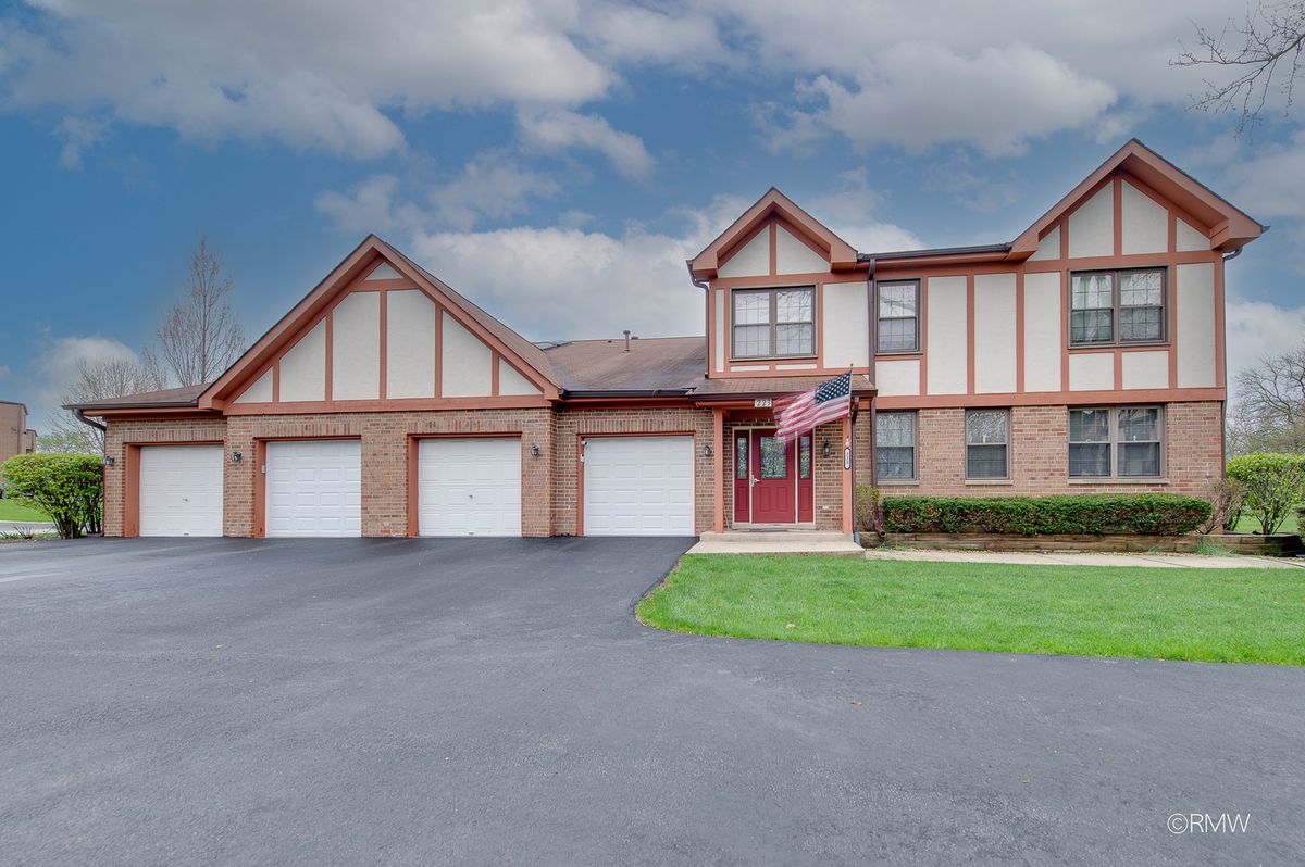 223 Glen Ridge Lane, Bloomingdale, IL 60108