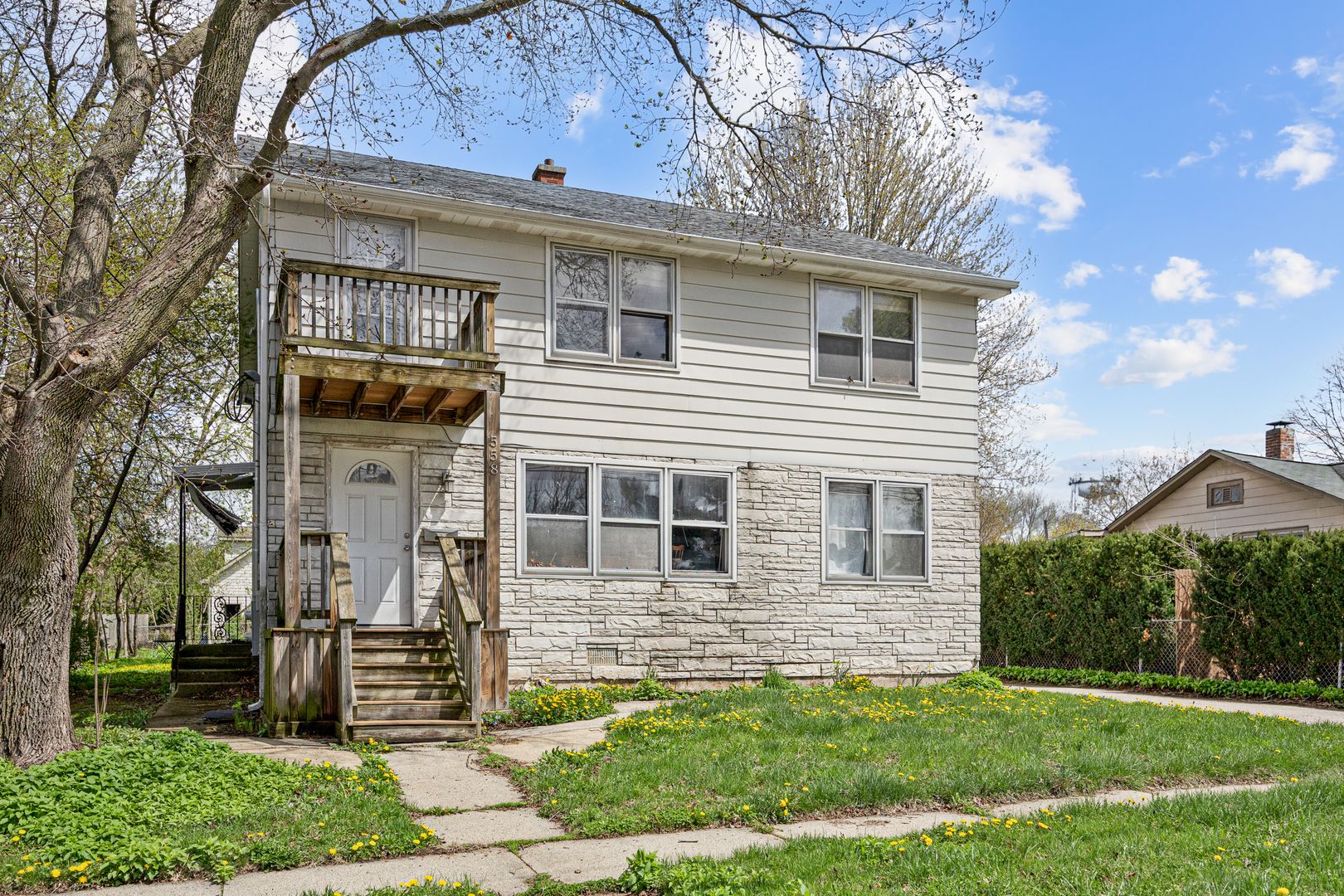 558 Eagle Street — Crystal Lake, IL 60014