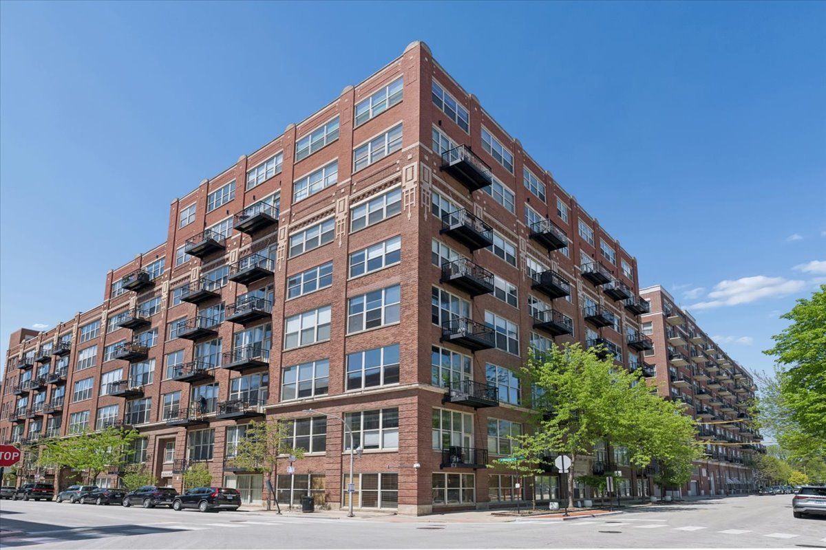 1500 Monroe Street — Chicago, IL 60607