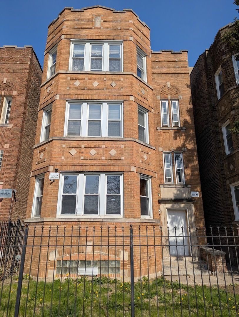 7545 May Street, Chicago, IL 60620