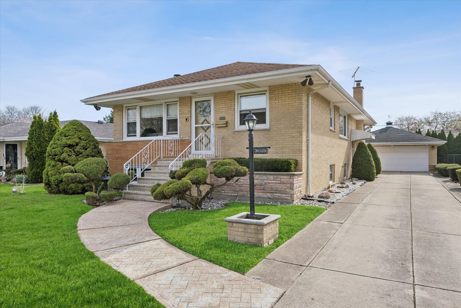 3029 Mayfair Avenue — Westchester, IL 60154