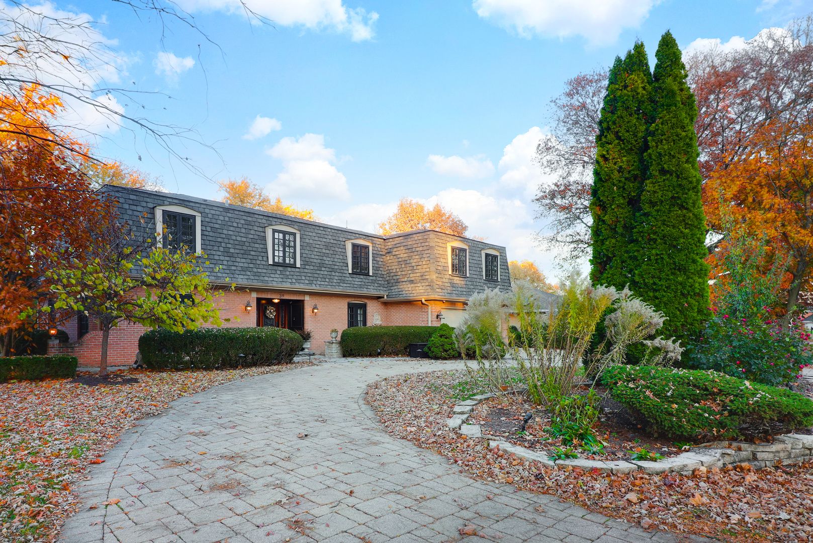 39 Mockingbird Lane — Oak Brook, IL 60523