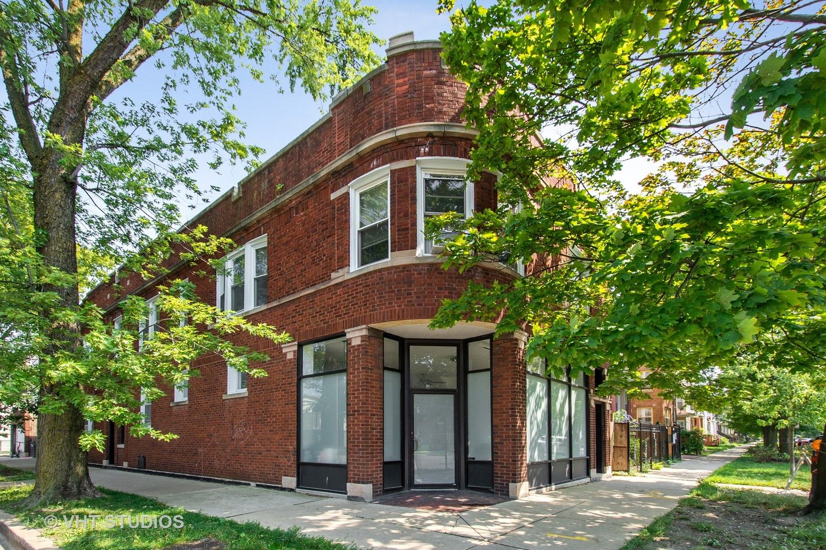 2959 N Springfield Avenue #2F — Chicago, IL 60618
