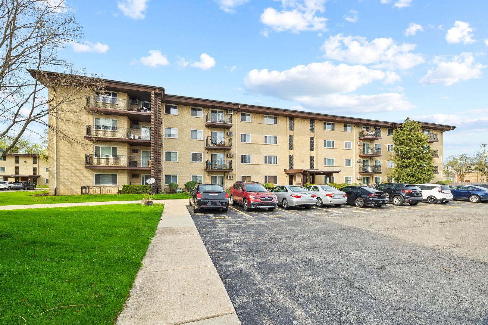 535 S CLEVELAND Avenue #406 — Arlington Heights, IL 60005