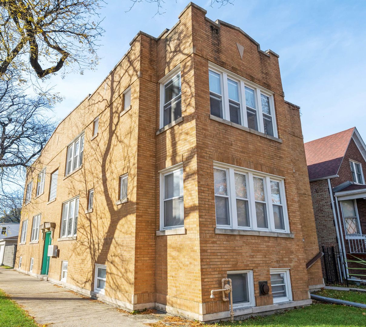 4136 W Palmer Street — Chicago, IL 60639