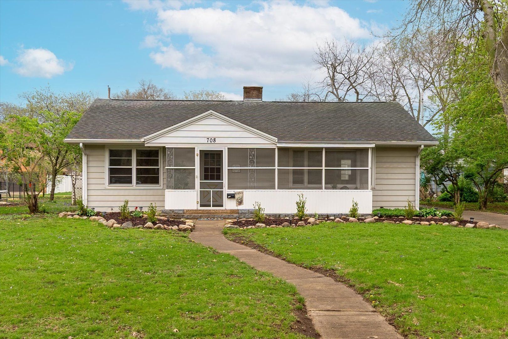 708 Market Street — Henry, IL 61537