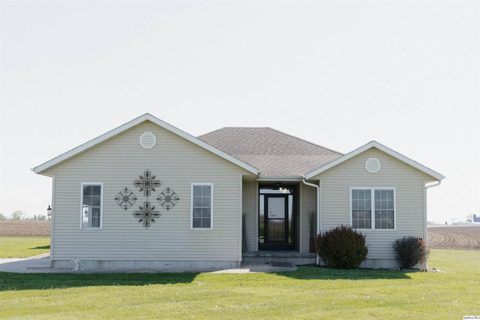 6314 Highway 96 S — Payson, IL 62360