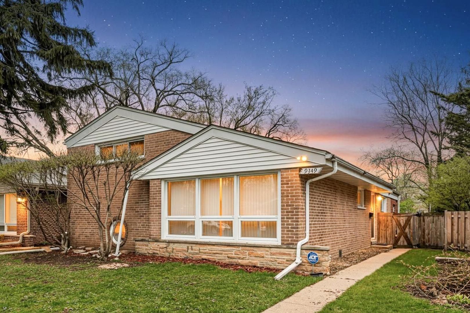 9349 Morgan Avenue — Evanston, IL 60203