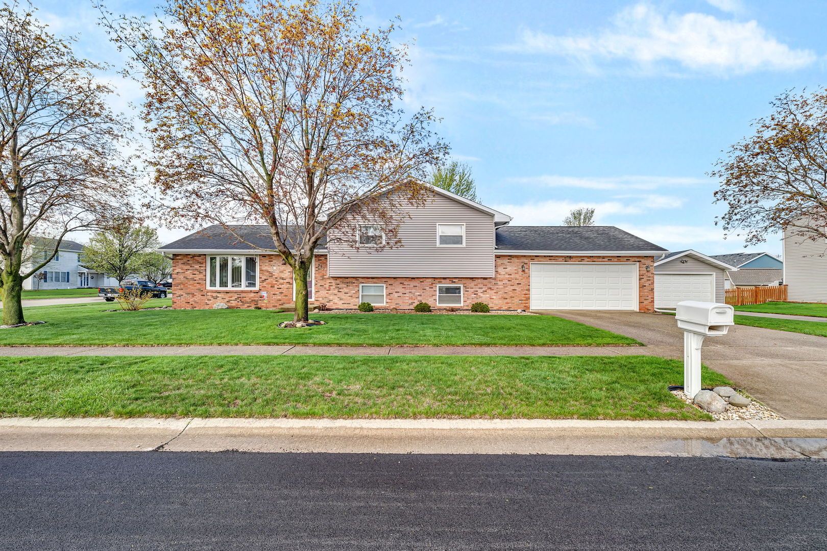 390 S Di Paolo Drive — Coal City, IL 60416