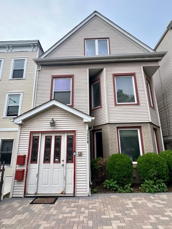 1530 W Diversey Parkway #1 — Chicago, IL 60614