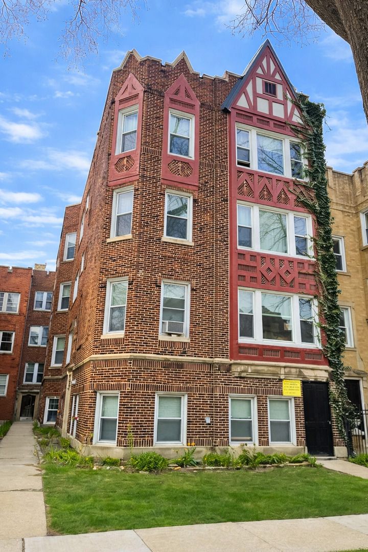 2044 Farragut Avenue, Chicago, IL 60625