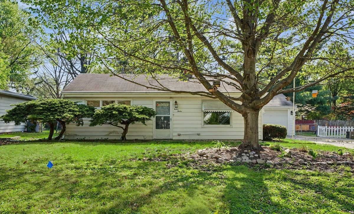 1212 Cambridge Drive, Champaign, IL 61821