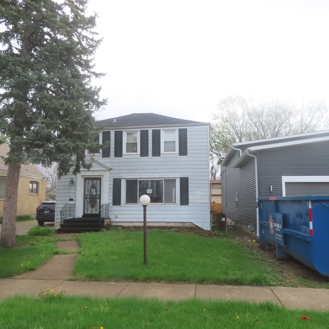 1929 S 7th Avenue — Maywood, IL 60153