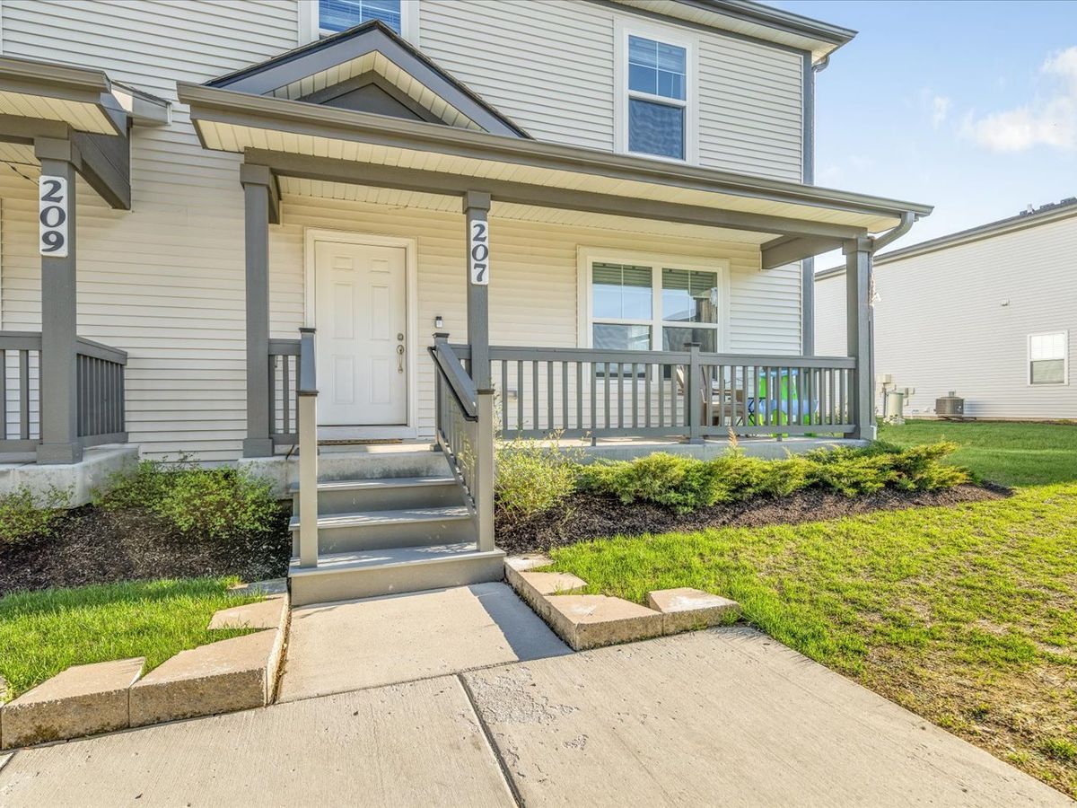 207 Llanos Street, Cortland, IL 60112